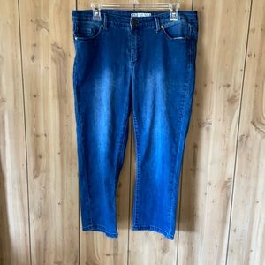 Anne Klein slim capri jeans